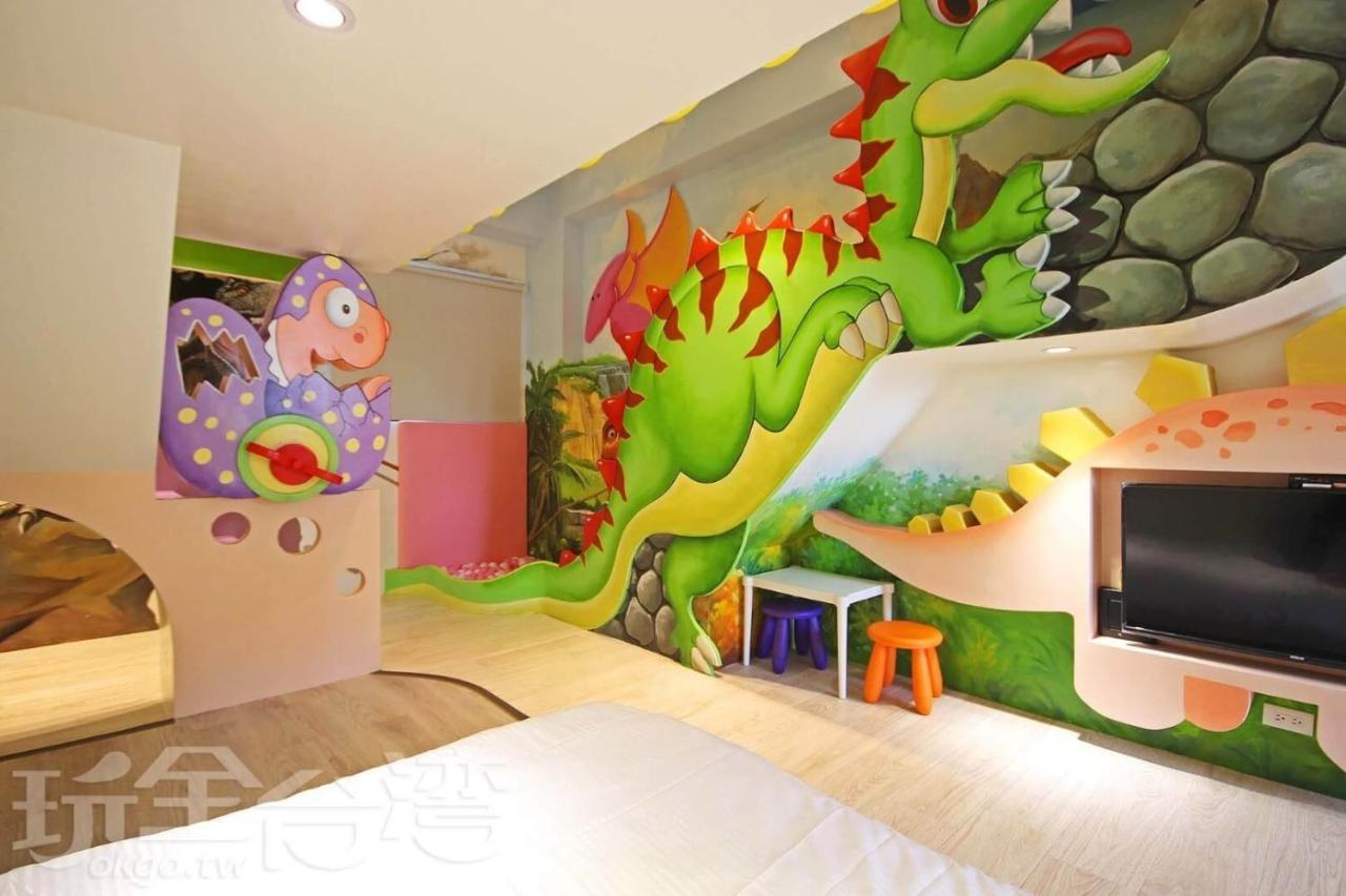 Fun Holiday Family Hostel Tainan Exterior foto