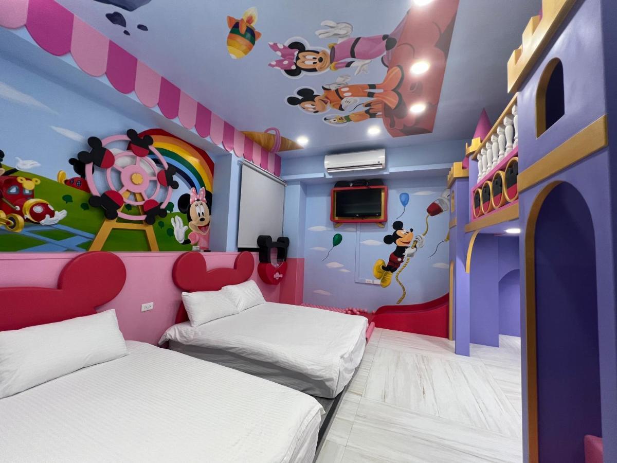 Fun Holiday Family Hostel Tainan Exterior foto